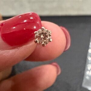 18k natural diamond nose pin